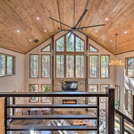 Broken Bow Lazy Dog Lodge With Hot Tub, Pool Table